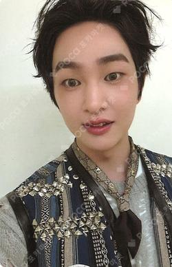 PERCENT Digipack Ver. ANIMALS Ver. ONEW photocard image