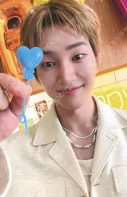 PERCENT WITHMUU ONEW photocard image