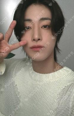 WEi 2024 SEASON'S GREETINGS [THE WEi] KPOP STORE YOOYONGHA photocard image