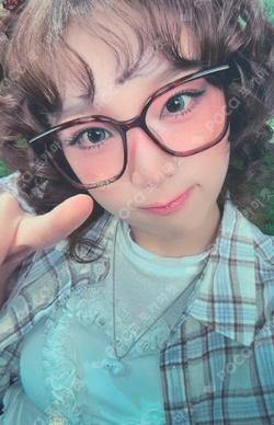 Blooming Wings BROADCAST YENA photocard image