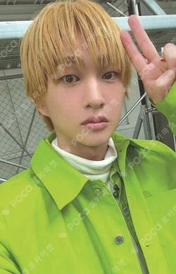 PERCENT Photobook Ver. 99% Ver. ONEW photocard image