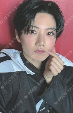 TREASURE 2025 SEASON’S GREETINGS the SameE JUNKYU photocard image