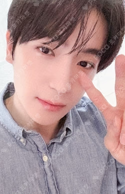 Unexpected EVERLINE HYUNJAE photocard image