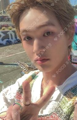 PERCENT Digipack Ver. Confidence Ver. ONEW photocard image