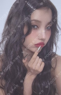I feel Butterfly Ver. SOYEON photocard image
