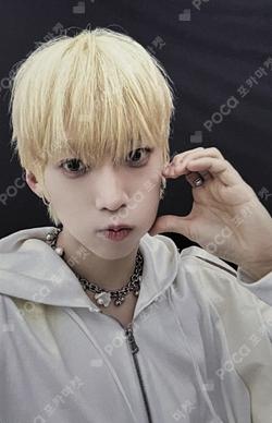 LOUD & PROUD TARGET ver. KAMDEN photocard image
