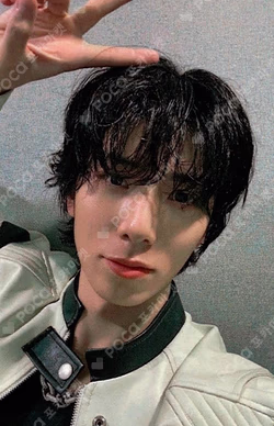 LOVE RACE EVERLINE HWIYOUNG photocard image