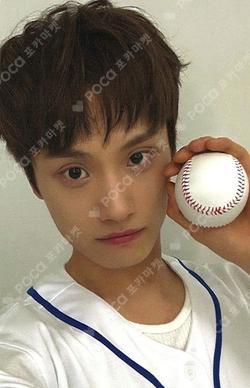 FLEX LINE MAKESTAR KUMJUNHYEON photocard image