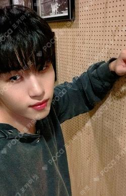 YOUNI-T JUMP UP DEY photocard image