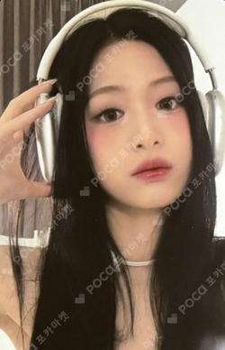 Banila Co AHYEON photocard image