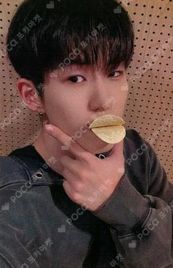 YOUNI-T JUMP UP DEY photocard image