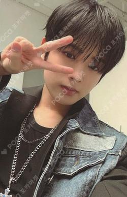 YOUNI-T Utopia Ver. WOONO photocard image