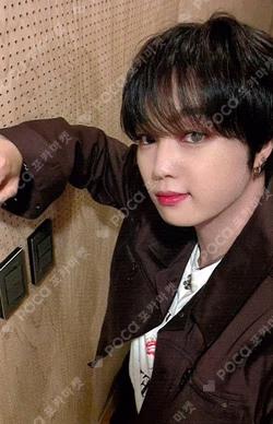 YOUNI-T JUMP UP EUNHO photocard image