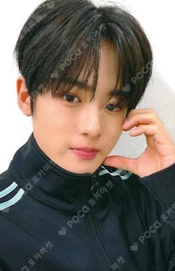 YOUNI-T JUMP UP WOONO photocard image