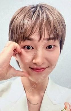 SHINee ONEW photocard image