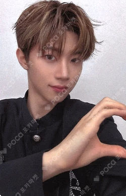 HOUSE OF TRICKY : SPUR xikers OFFICIAL PLATFORM HYUNWOO photocard image