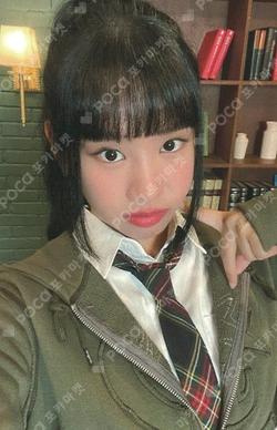 2024 Season's Greetings EVERLINE NATTY photocard image