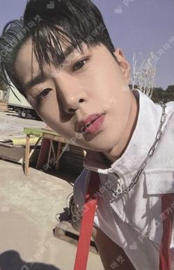 Goosebumps Dahlia Ver. WYATT photocard image