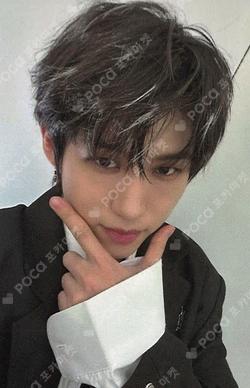 YOUNI-T BROADCAST DEY photocard image