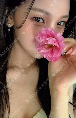 VIVIZ 2025 SEASON'S GREETINGS [VIVIZ MUSEUM] WITHMUU UMJI photocard image