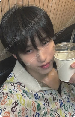 YOUNI-T WHOSFAN DEY photocard image