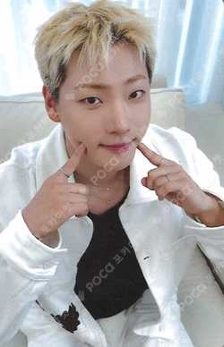 The Archive: Eight Summers RANDOM CUSHION KEYRING E-TION photocard image