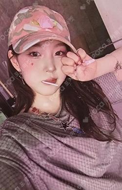 BUBBLE GUM BUBBLE ver. CHAEHYUN photocard image