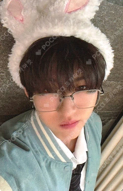 YOUNI-T EVERLINE LUCKY DRAW DEY photocard image