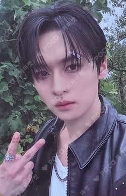 KARMA POP-UP STORE REWARD LEE KNOW photocard image