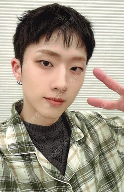 DUH! EVERLINE JIUNG photocard image