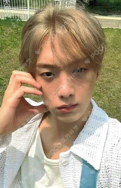 CHAMELEON POP-UP STORE TRADING PHOTO CARD YoonSanha photocard image