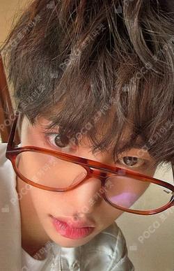 Collectible DRY LEEHYEOP photocard image