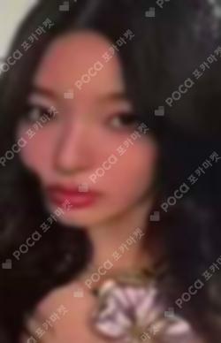 BEAUTIFUL CHAOS POP-UP STORE T-SHIRT CROP Yoonchae photocard image