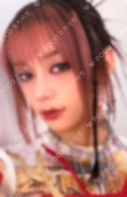 BEAUTIFUL CHAOS BROADCAST Megan photocard image