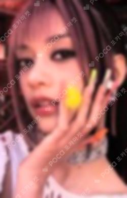 OFFICIAL LIGHT STICK  Megan photocard image