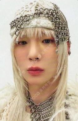 HUNTER APPLEMUSIC Key photocard image