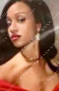 BEAUTIFUL CHAOS POP-UP STORE REWARD Manon photocard image