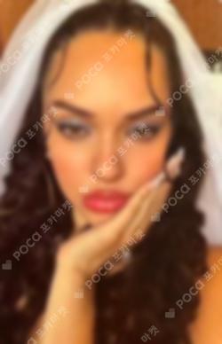 BEAUTIFUL CHAOS POP-UP STORE T-SHIRT BASIC Daniela photocard image