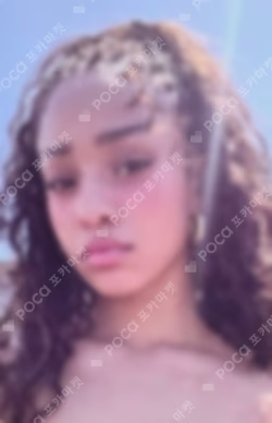 SIS (Soft Is Strong) Manon photocard image