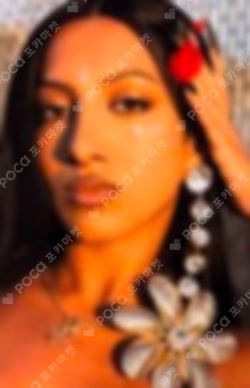 BEAUTIFUL CHAOS PHOTOCARD SET Lara photocard image