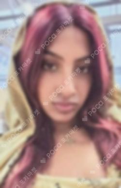 SIS (Soft Is Strong) Lara photocard image