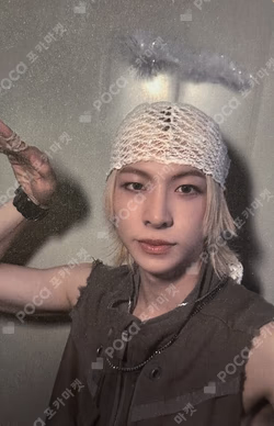 LOUD & PROUD BROADCAST JIHO photocard image