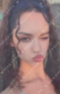 BEAUTIFUL CHAOS WEVERSE Daniela photocard image