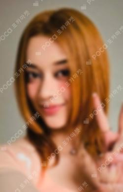 SIS (Soft Is Strong) WEVERSE Megan photocard image