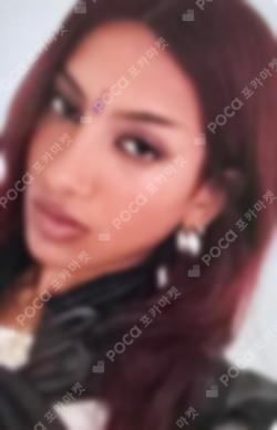 SIS (Soft Is Strong) WEVERSE Lara photocard image