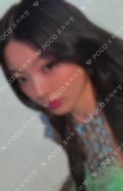 BEAUTIFUL CHAOS Weverse US Exclusive Yoonchae photocard image