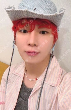HUNTER KTOWN4U Key photocard image