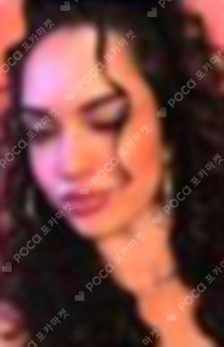 BEAUTIFUL CHAOS POP-UP STORE T-SHIRT CROP Daniela photocard image