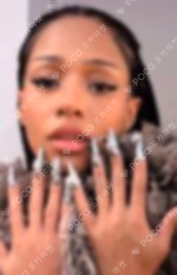 BEAUTIFUL CHAOS PHOTOCARD SET Manon photocard image