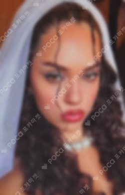 BEAUTIFUL CHAOS POP-UP STORE REWARD Daniela photocard image